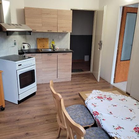 Studentska Apartments Karlovy Vary Luaran gambar