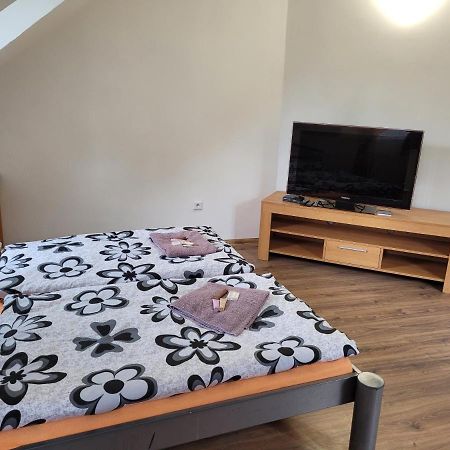 Studentska Apartments Karlovy Vary Luaran gambar