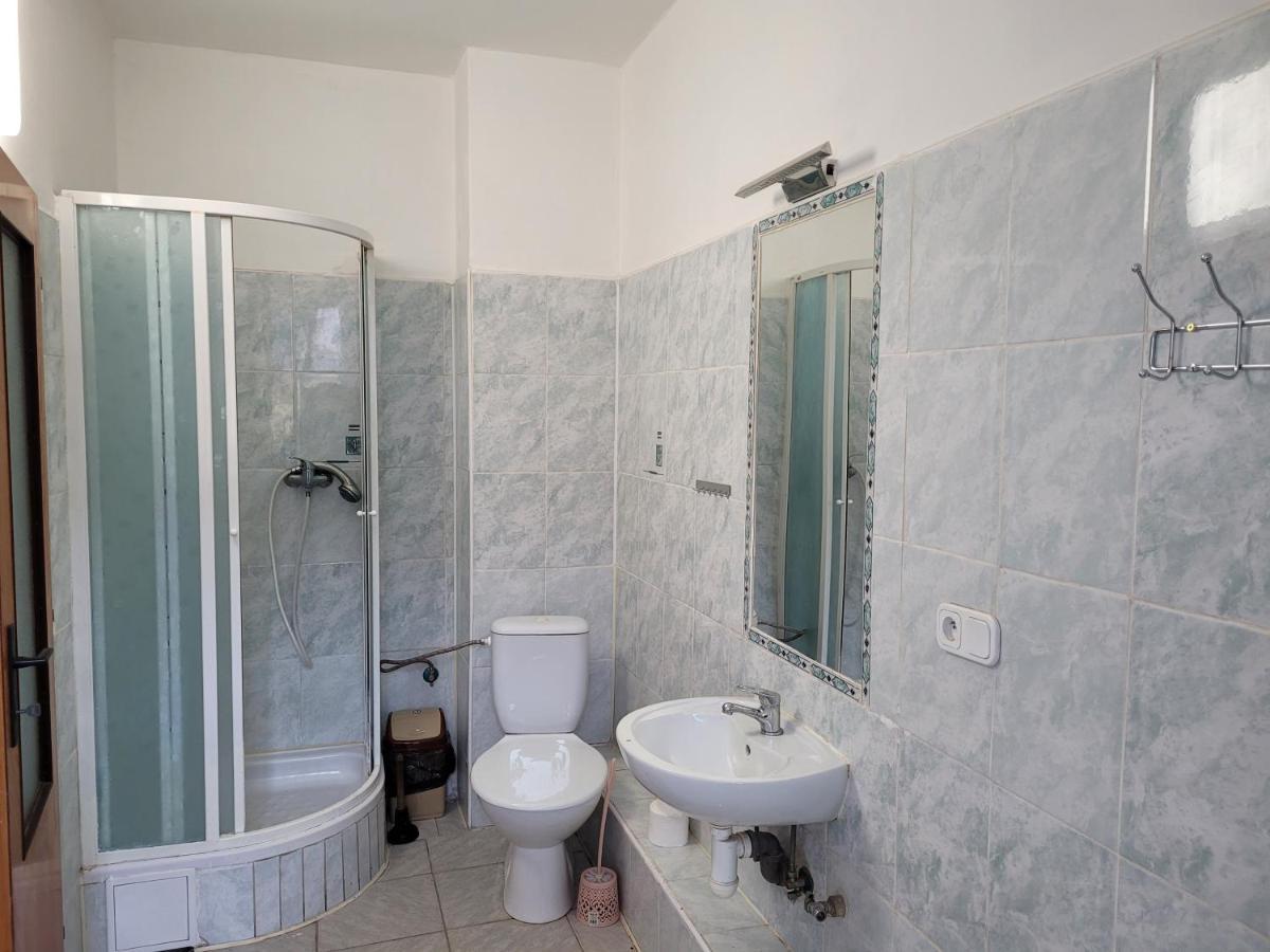 Studentska Apartments Karlovy Vary Luaran gambar