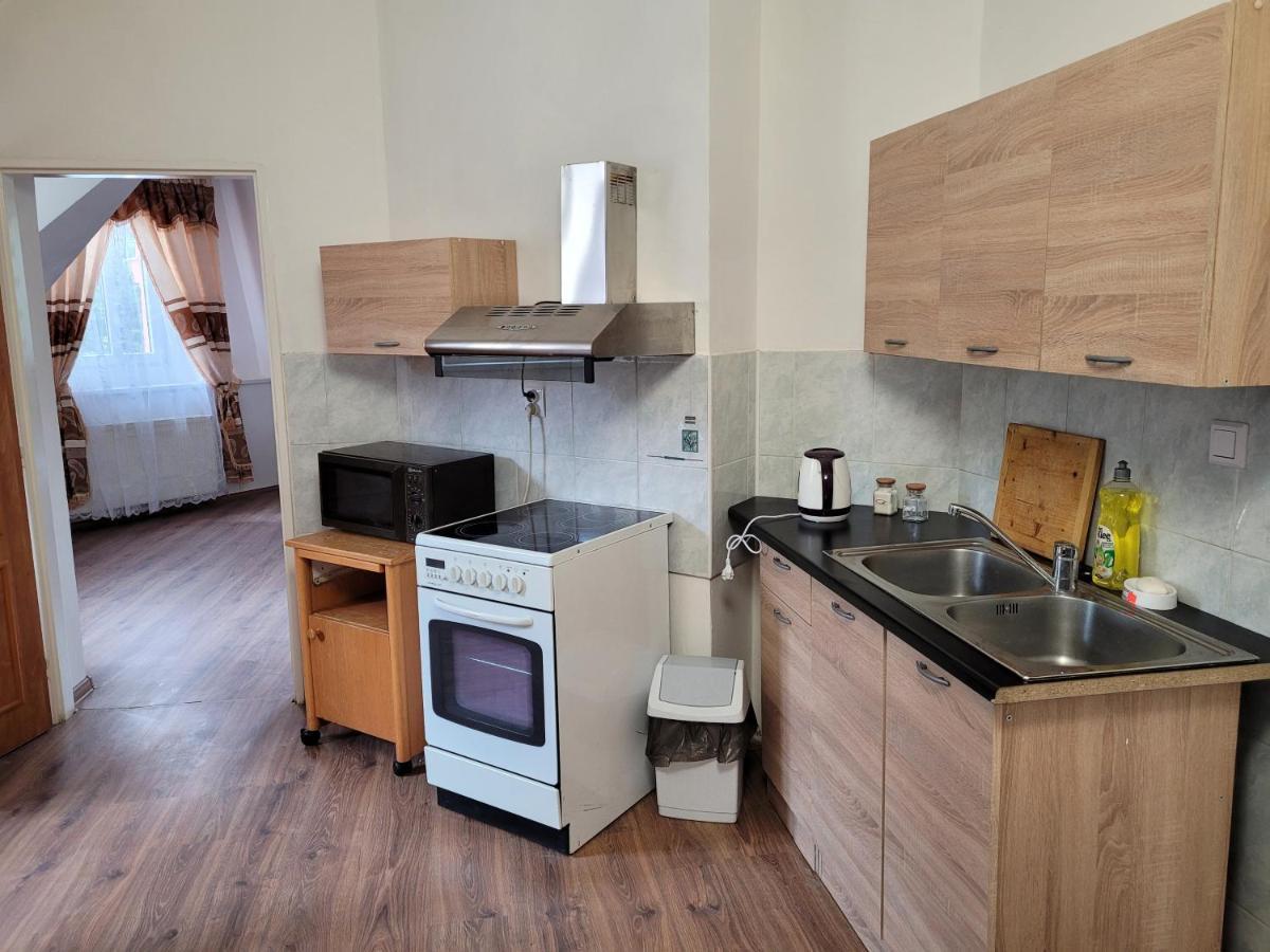 Studentska Apartments Karlovy Vary Luaran gambar