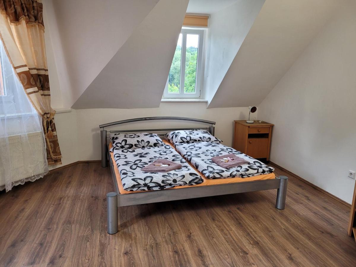 Studentska Apartments Karlovy Vary Luaran gambar
